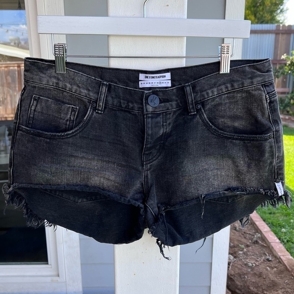 One Teaspoon Bonitas Distressed Denim Cut-Off Shorts Size 29 Frayed Button Fly - Picture 3 of 10